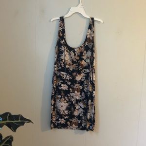 Pretty, floral, mini dress!